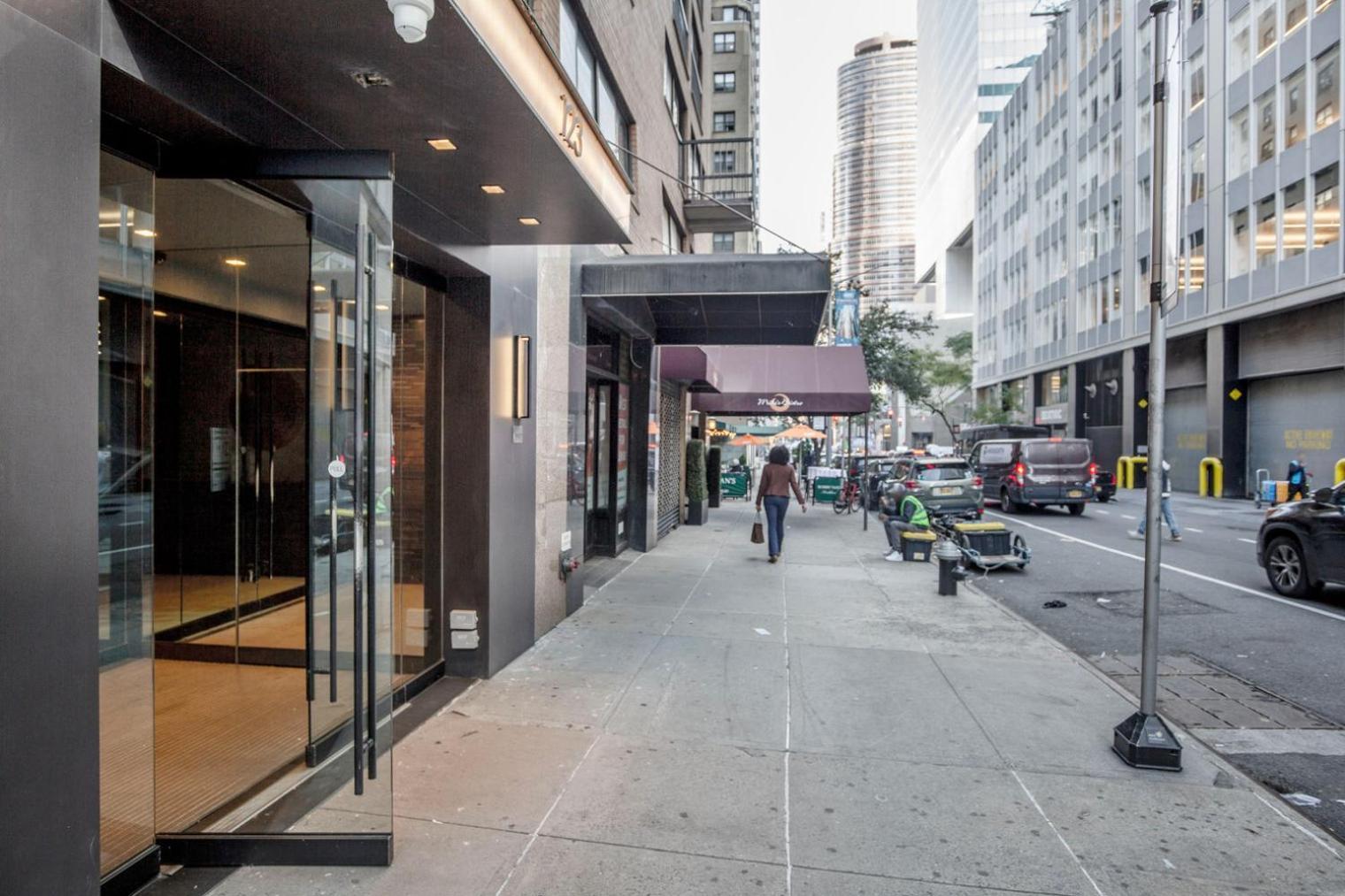 Apartment Midtown East 1br W Elevator Wd Nr Park Ave Nyc-1291 *